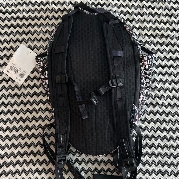 NWT Floral Spritz Multi lululemon Fast and Free Backpack *13L main image 16